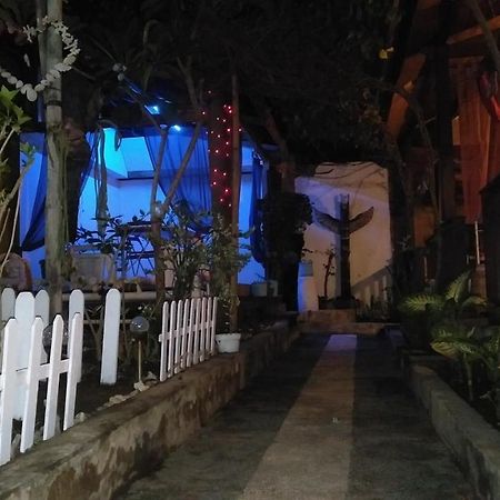 Salon De Nomad Gili T. Panzió Gili Trawangan Kültér fotó