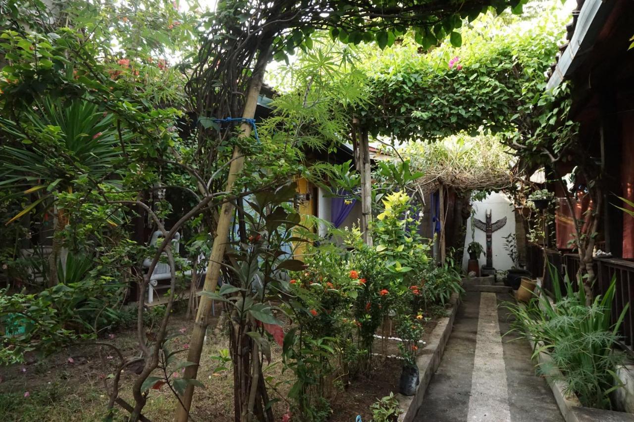 Salon De Nomad Gili T. Panzió Gili Trawangan Kültér fotó