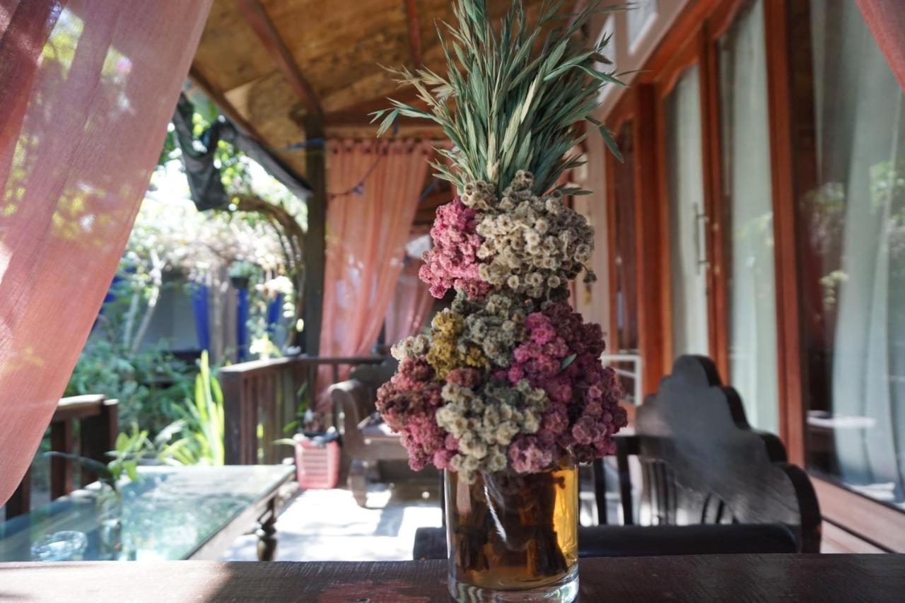 Salon De Nomad Gili T. Panzió Gili Trawangan Kültér fotó