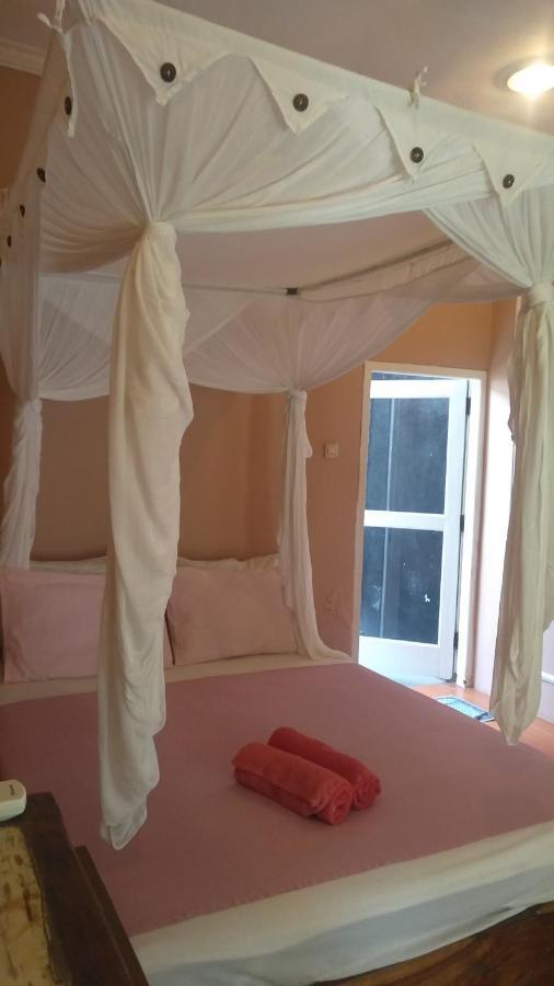 Salon De Nomad Gili T. Panzió Gili Trawangan Kültér fotó